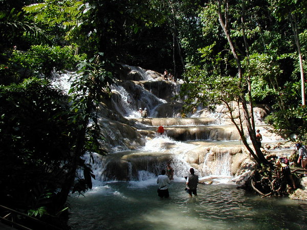 Dunns river falls Jamaica=300 pixels wide